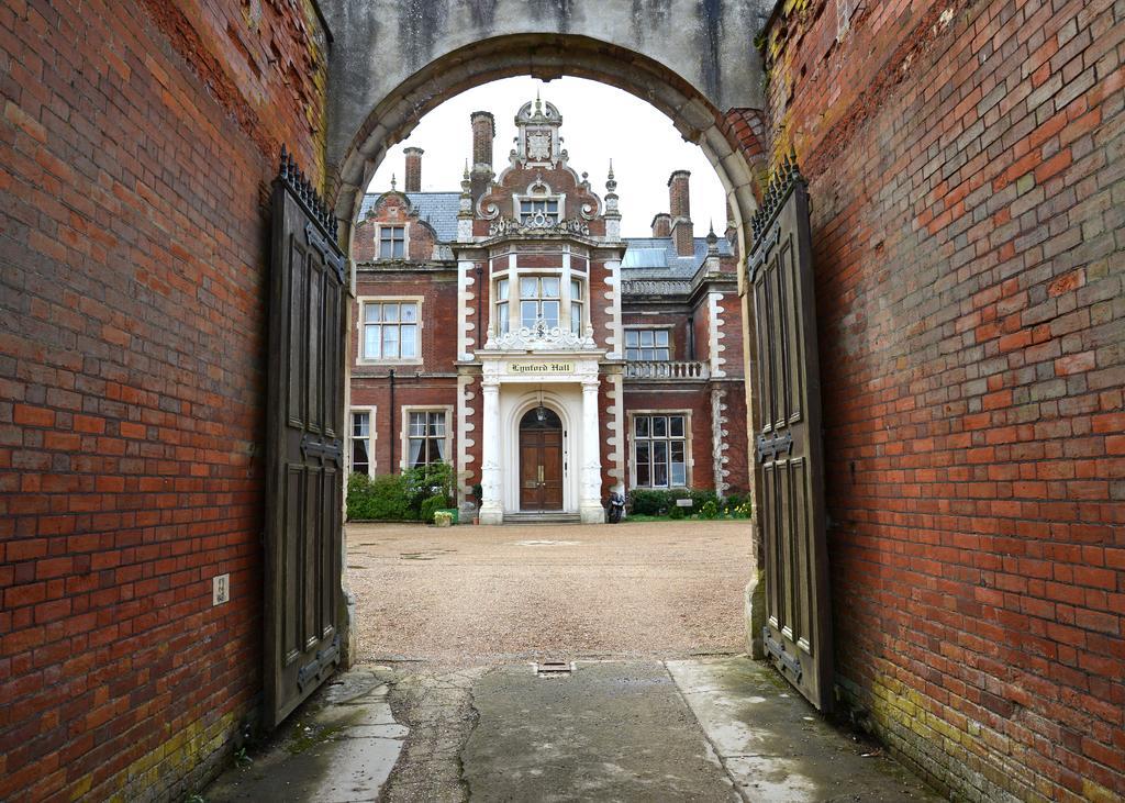 Lynford Hall Hotel Mundford Eksteriør bilde